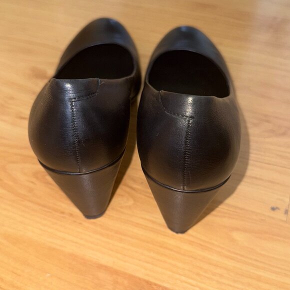 Ecco Shape 55 Plateau Pump - Picture 4 of 7